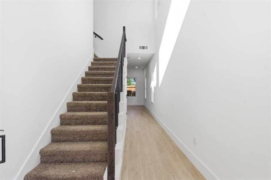 Spacious, unfurnished interior of a new home in , Grand Prairie (Image 25).