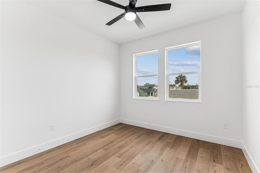 Spacious, unfurnished interior of a new home in , Tampa (Image 36).