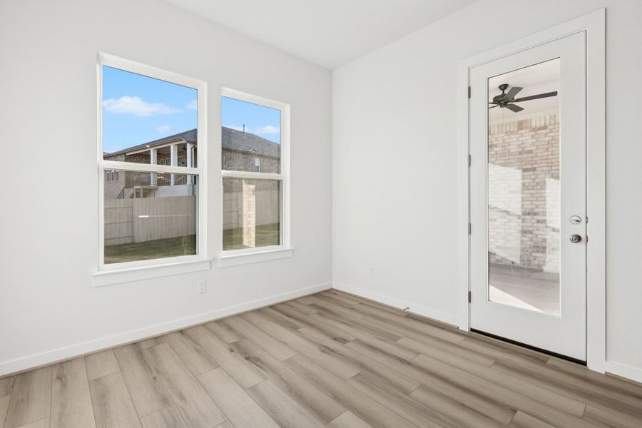 Spacious, unfurnished interior of a new home in The Colony, Bastrop (Image 18).