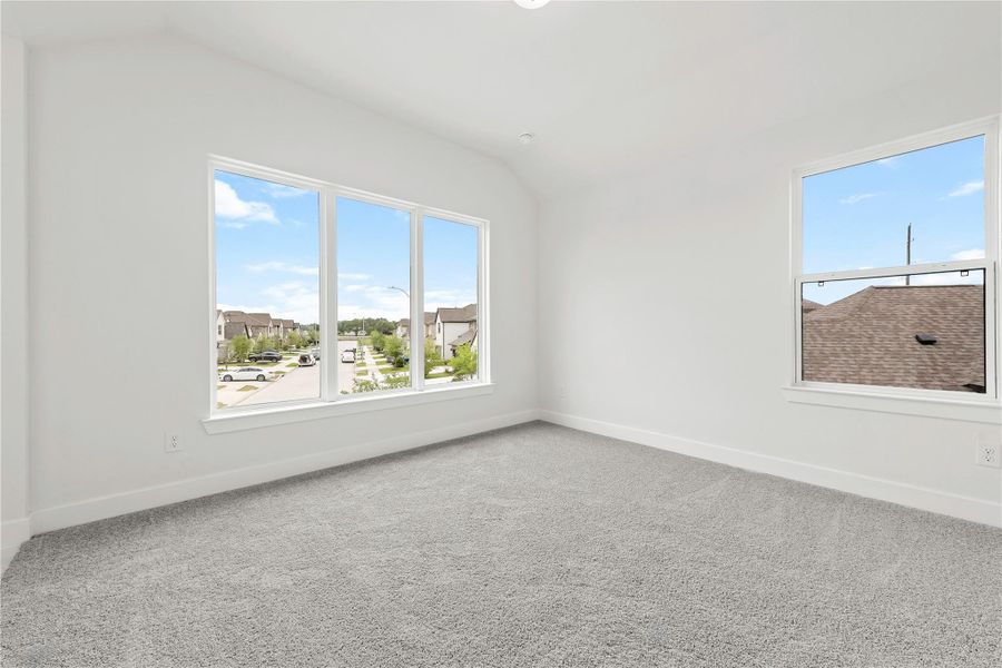 Spacious, unfurnished interior of a new home in Candela, Richmond (Image 11).