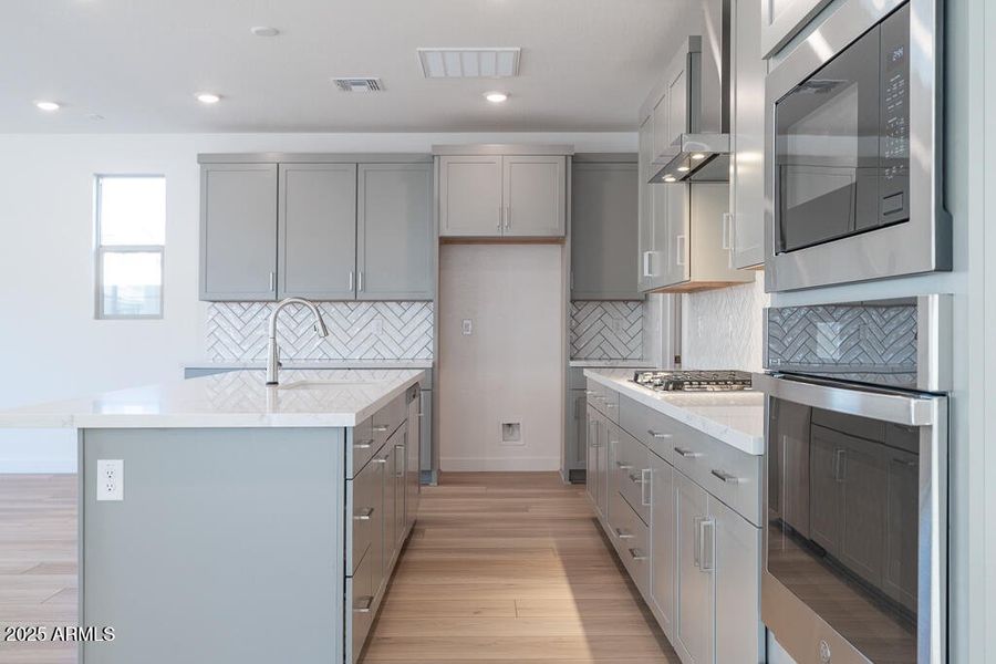 Tri Pointe Waterston Central 296 - Kitch