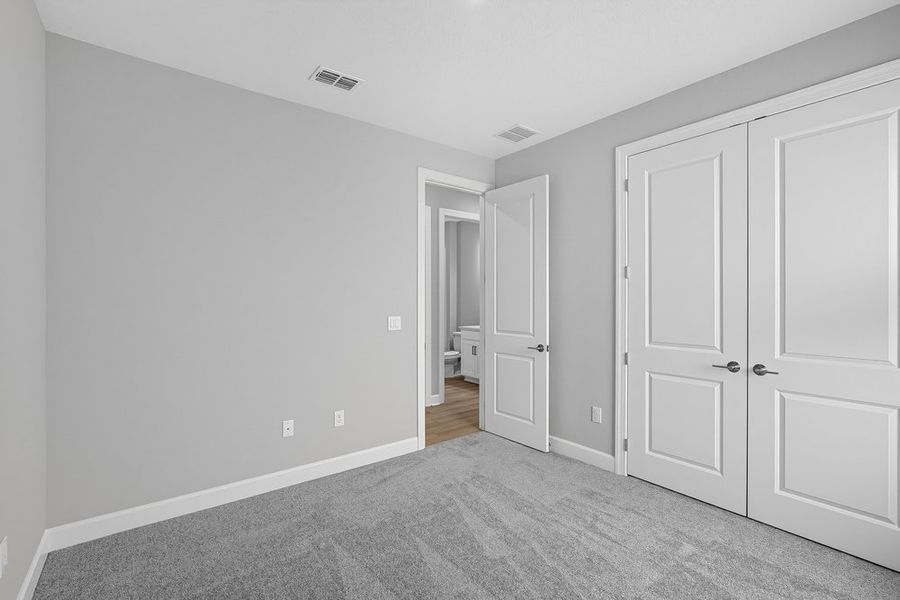 Spacious, unfurnished interior of a new home in Coasterra Community Group Page, Palmetto (Image 10).