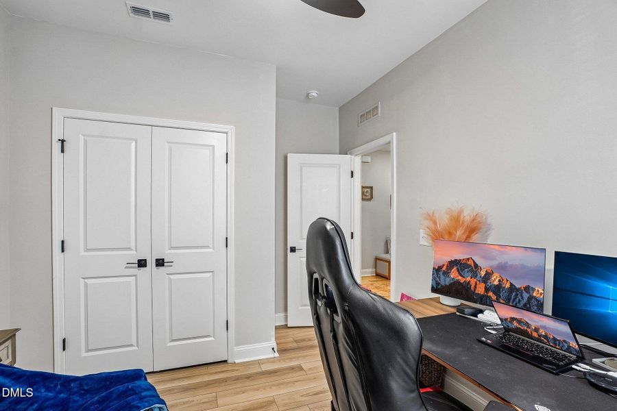 34-web-or-mls-Emmer St-S1205-034