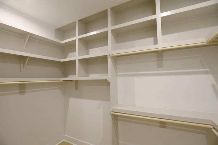 Spacious, unfurnished interior of a new home in , Houston (Image 27).