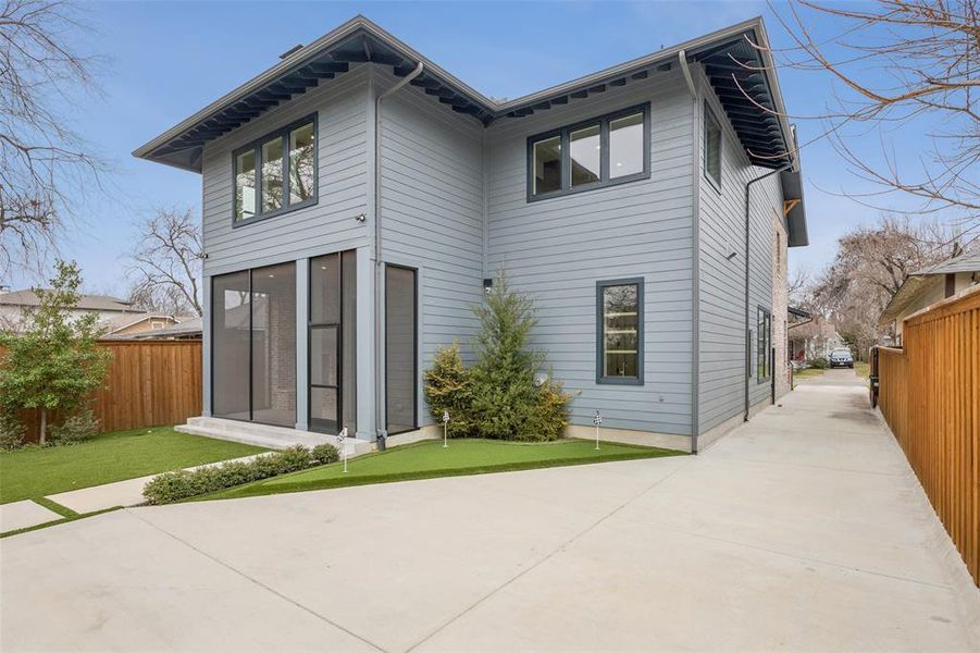 Exterior details and patio area of a home in , Dallas (Image 3).