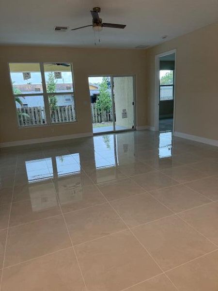 Spacious, unfurnished interior of a new home in , West Palm Beach (Image 8).