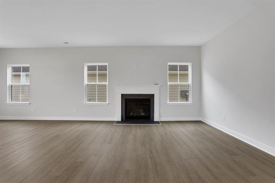 Spacious, unfurnished interior of a new home in Crystal Falls, Dawsonville (Image 20).