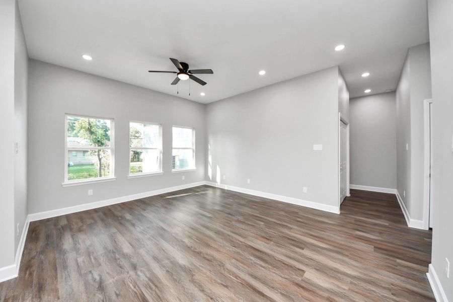 Spacious, unfurnished interior of a new home in , Houston (Image 29).