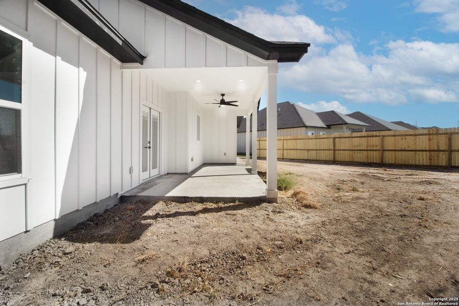 Exterior details and patio area of a home in , Corpus Christi (Image 3).