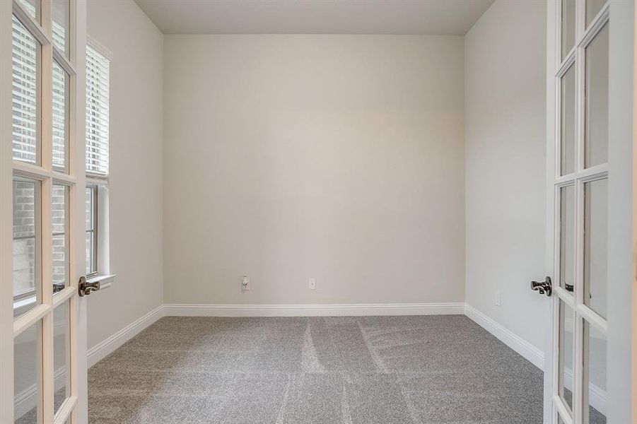 Spacious, unfurnished interior of a new home in Oak Hills, Burleson (Image 29).