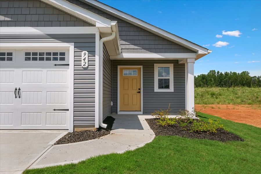 Front exterior of a home in the Ivy Grove community, located in Woodruff, SC (Image 13).