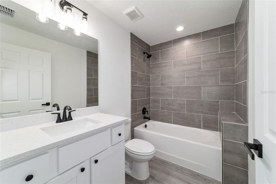 Furnished interior view inside a new home in , Dunnellon (Image 9).
