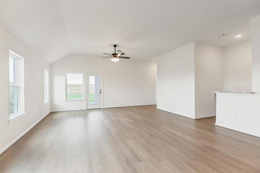 Spacious, unfurnished interior of a new home in Creekhaven, Iowa Colony (Image 28).