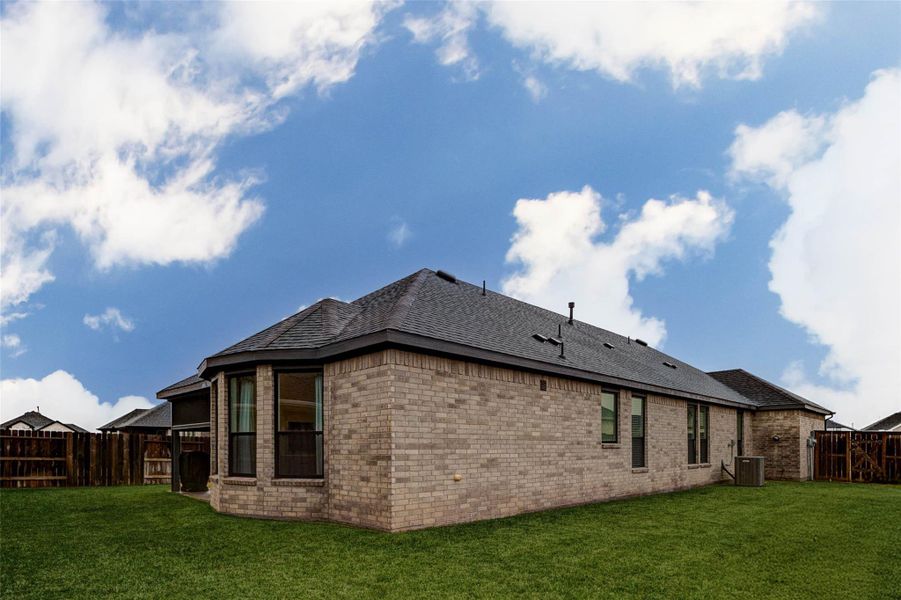 Exterior details and patio area of a home in Katy Court, Katy (Image 4).
