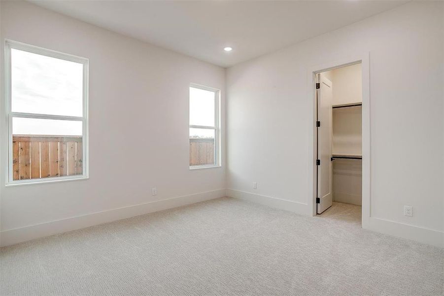 Spacious, unfurnished interior of a new home in Rio Vista at Kelly Ranch, Aledo (Image 24).