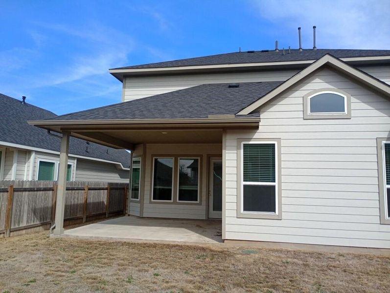 Exterior details and patio area of a home in Highcrest Meadow West, Georgetown (Image 4).