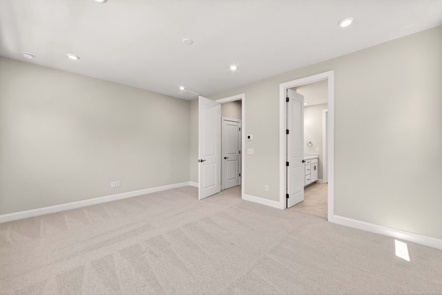 Spacious, unfurnished interior of a new home in Old Town Village, Waxhaw (Image 30). Spacious, unfurnished interior of a new home in Old Town Village, Waxhaw (Image 30).