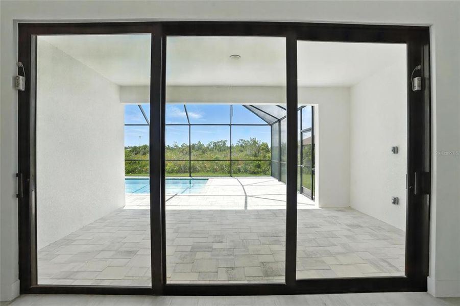 Exterior details and patio area of a home in , Port Charlotte (Image 4).