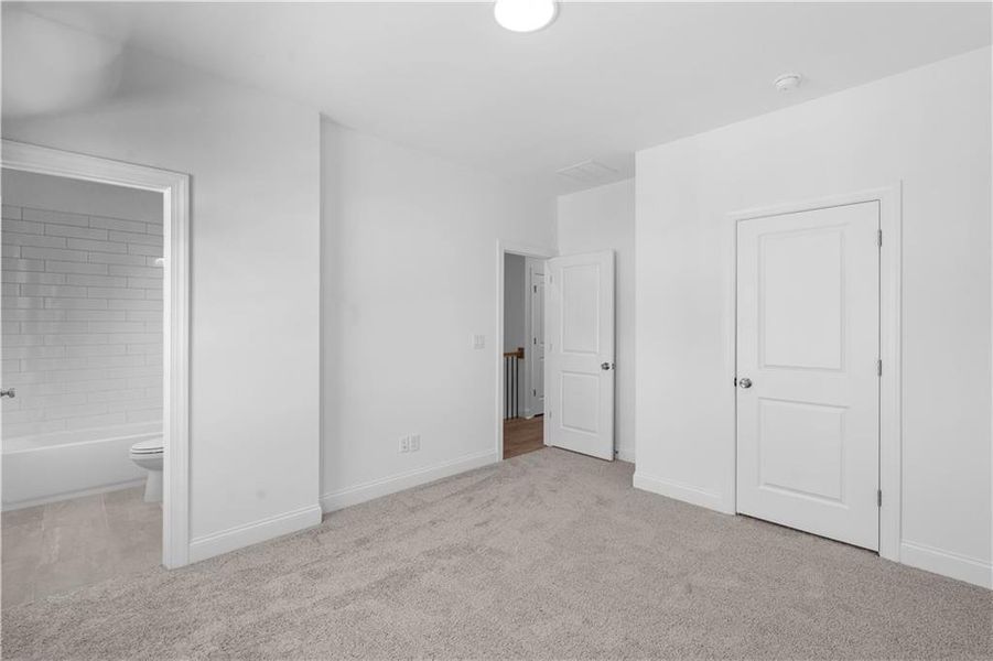 Spacious, unfurnished interior of a new home in Evanshire Townhomes, Duluth (Image 20).
