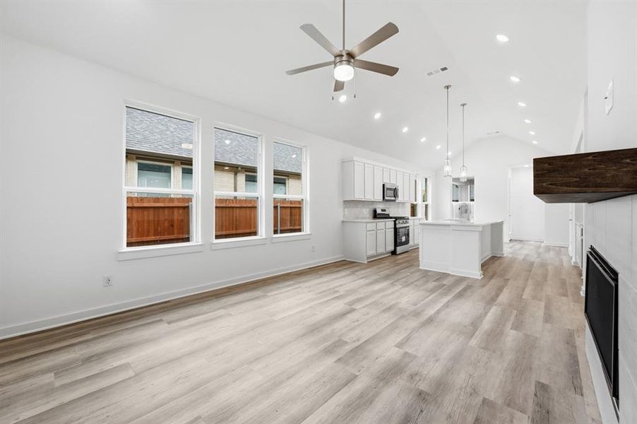 Spacious, unfurnished interior of a new home in Heartland, Heartland (Image 15).