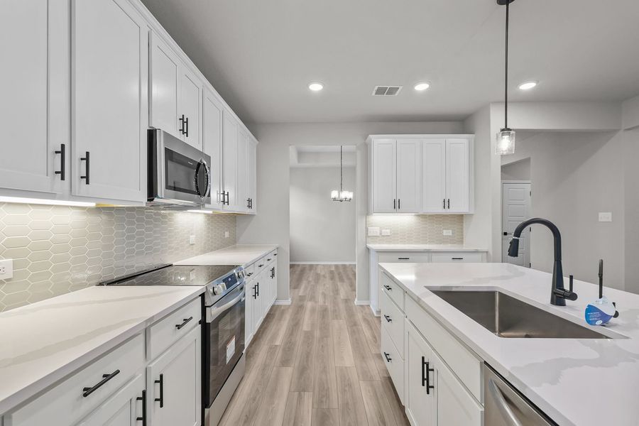 Representative furnished interior of a home built from the The Glenwood E by Davidson Homes LLC in Bricewood, San Antonio (Image 7).