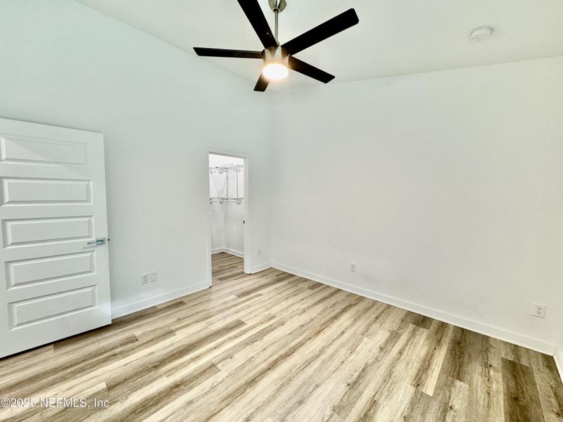 Spacious, unfurnished interior of a new home in , Interlachen (Image 7).