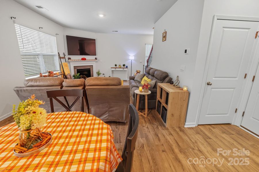 Furnished interior view inside a new home in Calvin Creek, Troutman (Image 10).