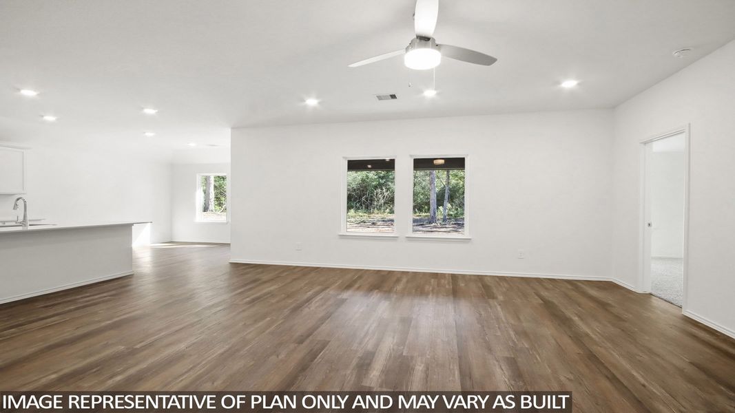 Spacious, unfurnished interior of a new home in Williams Reserve East, Conroe (Image 10).