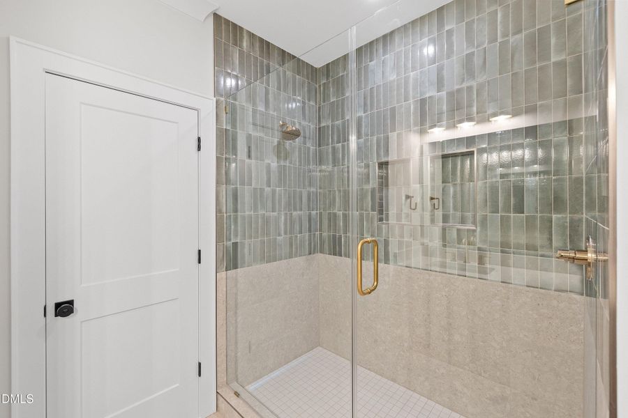 51-221 S West St_2097