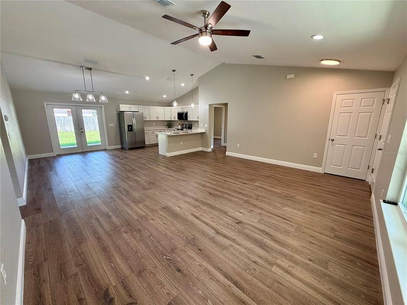 Spacious, unfurnished interior of a new home in , Ocala (Image 21).