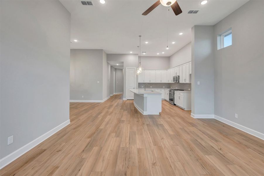 Spacious, unfurnished interior of a new home in Pomona - Reserve Collection, Manvel (Image 23). Spacious, unfurnished interior of a new home in Pomona - Reserve Collection, Manvel (Image 23).