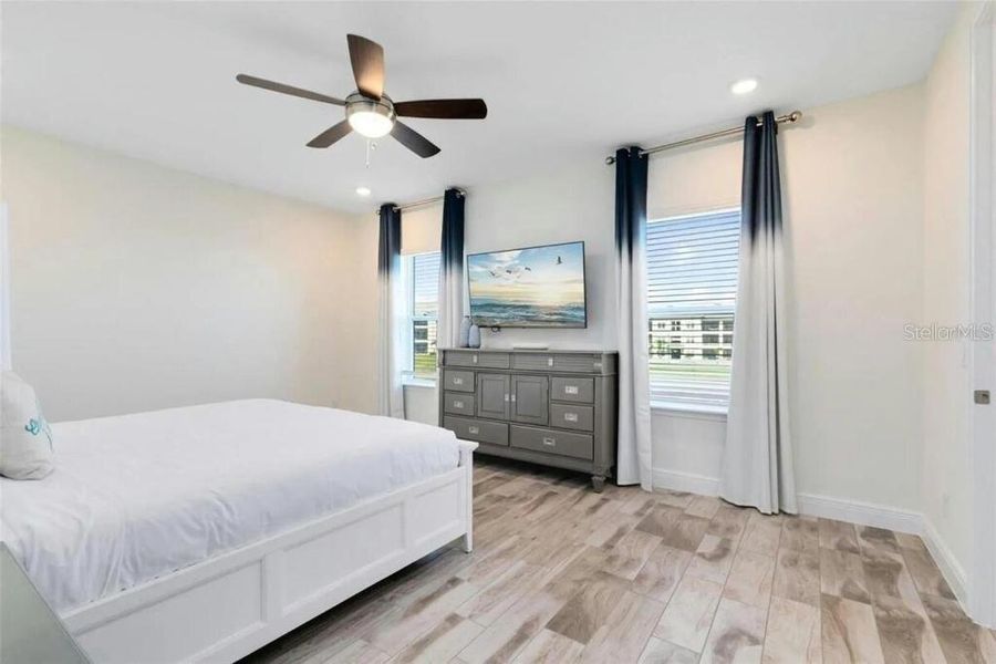 Furnished interior view inside a new home in , Kissimmee (Image 18).