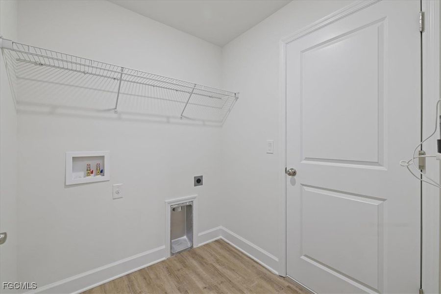 Spacious, unfurnished interior of a new home in Cape Coral, Cape Coral (Image 27). Spacious, unfurnished interior of a new home in Cape Coral, Cape Coral (Image 27).