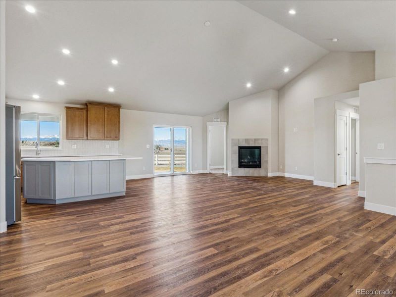 Spacious, unfurnished interior of a new home in , Dacono (Image 12).