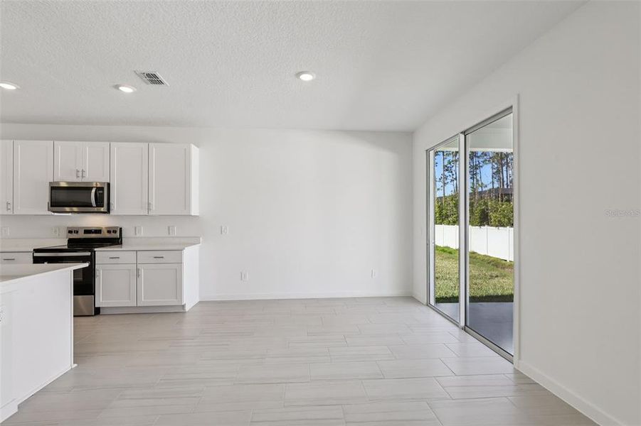 Spacious, unfurnished interior of a new home in , Palm Coast (Image 23).
