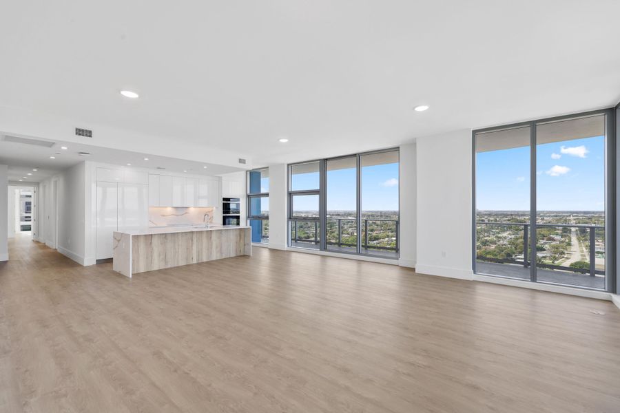 220 Lake Shore Drive - 8.jpg-FULL