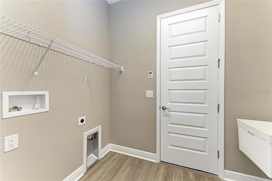 Spacious, unfurnished interior of a new home in North River Ranch, Parrish (Image 14).