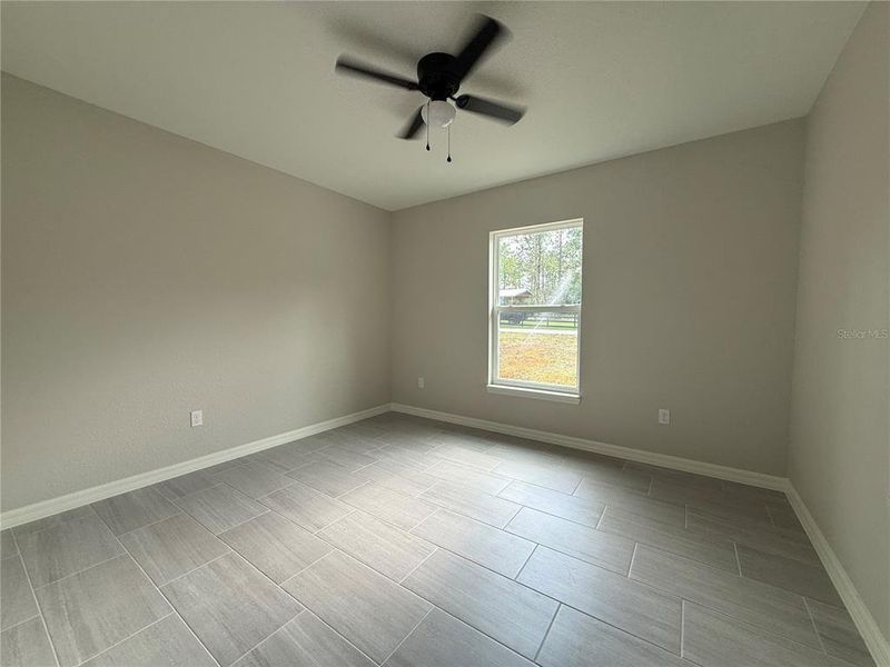 Spacious, unfurnished interior of a new home in , Dunnellon (Image 5).