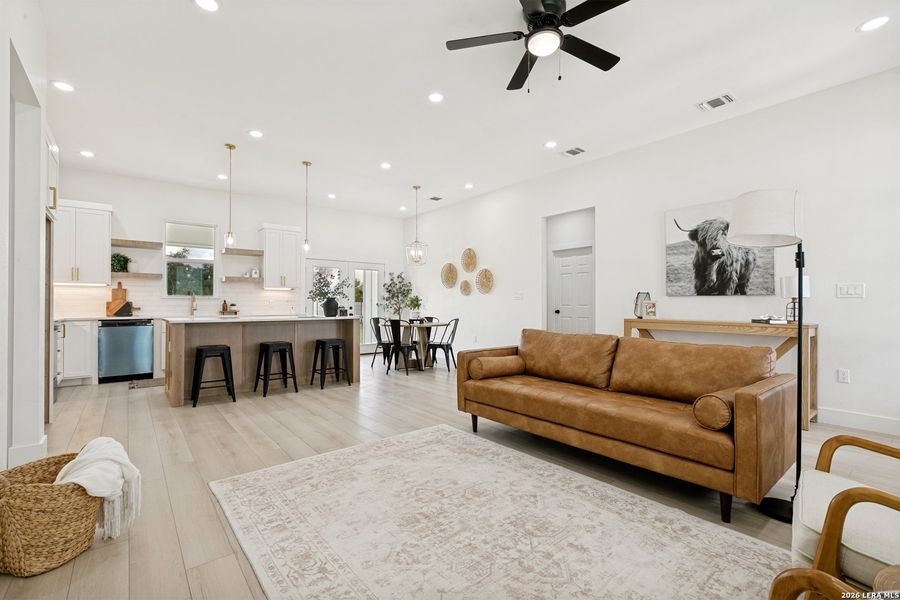 Furnished interior view inside a new home in , Atascosa (Image 13).