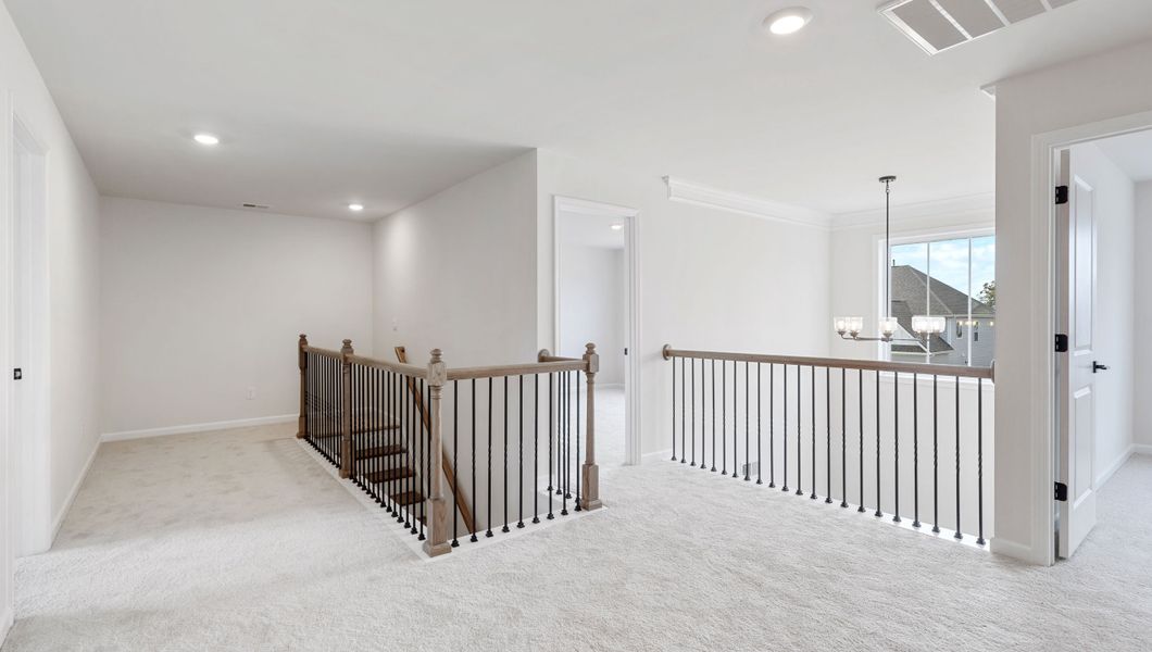 Spacious, unfurnished interior of a new home in Campbell Ridge, Piedmont (Image 24).