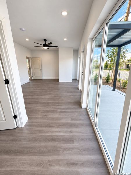 Spacious, unfurnished interior of a new home in , San Antonio (Image 19).