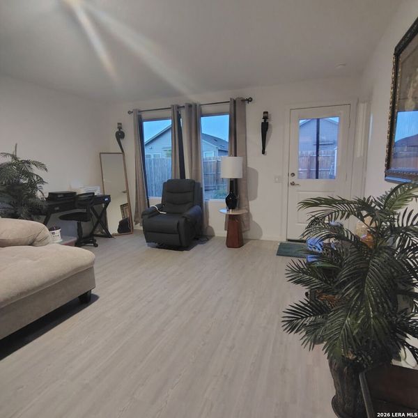 Furnished interior view inside a new home in Valle Sol, Von Ormy (Image 7). Furnished interior view inside a new home in Valle Sol, Von Ormy (Image 7).