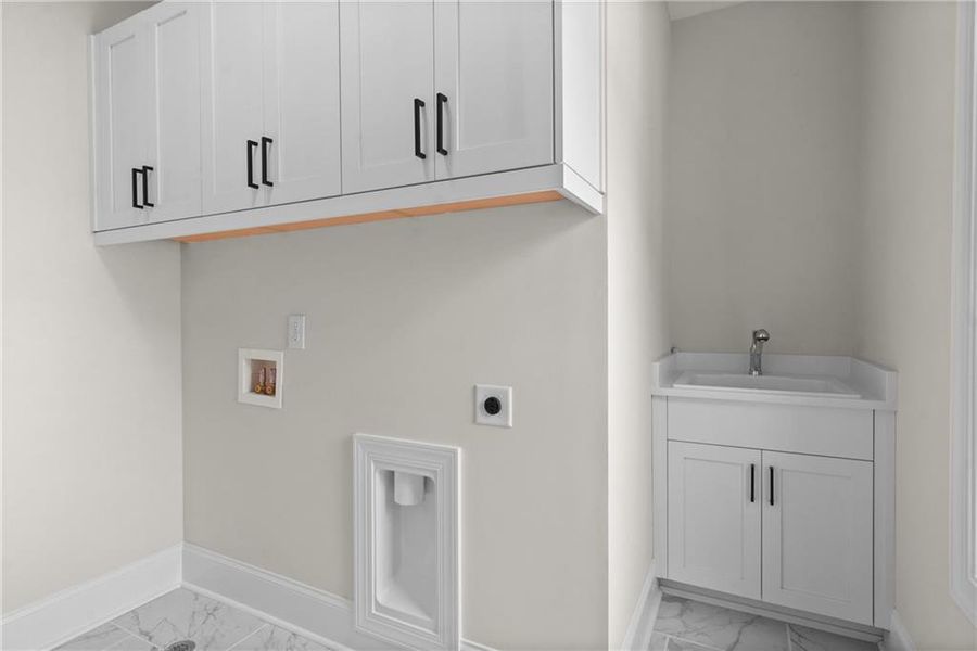 Spacious, unfurnished interior of a new home in Bellwyn, Johns Creek (Image 14).