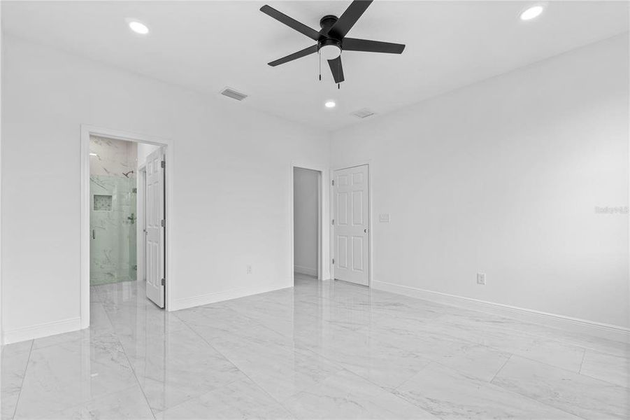 Spacious, unfurnished interior of a new home in , Summerfield (Image 10).