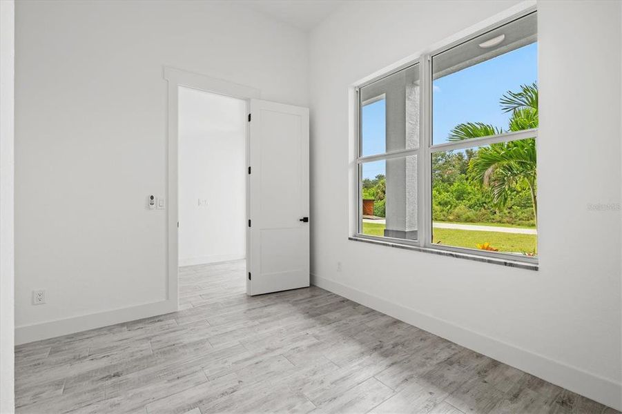 Spacious, unfurnished interior of a new home in , Englewood (Image 33).