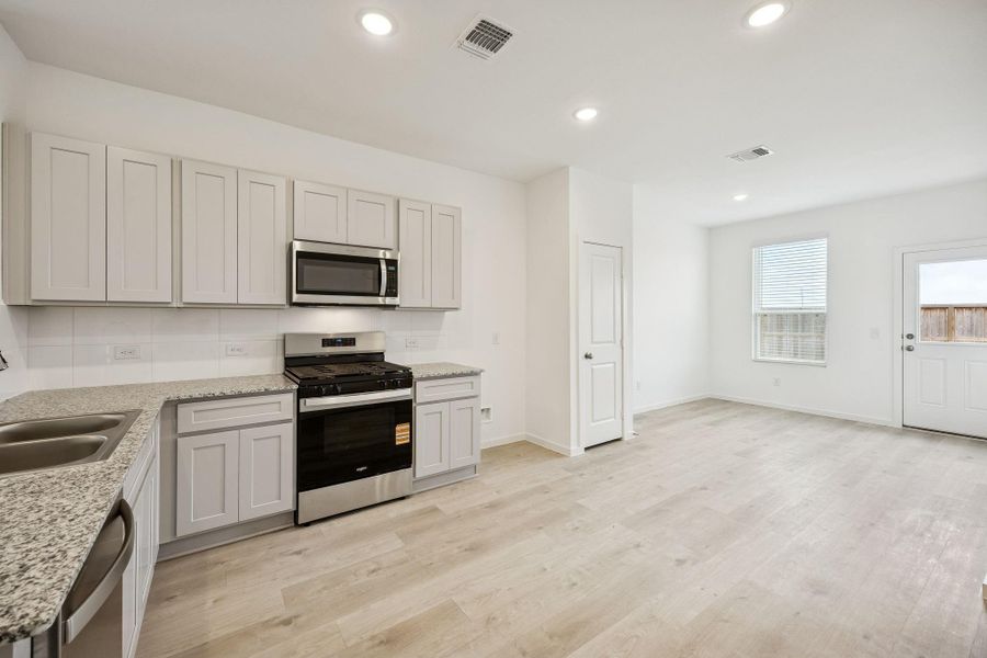 Furnished interior view inside a new home in Stokesbury, Waller (Image 8).