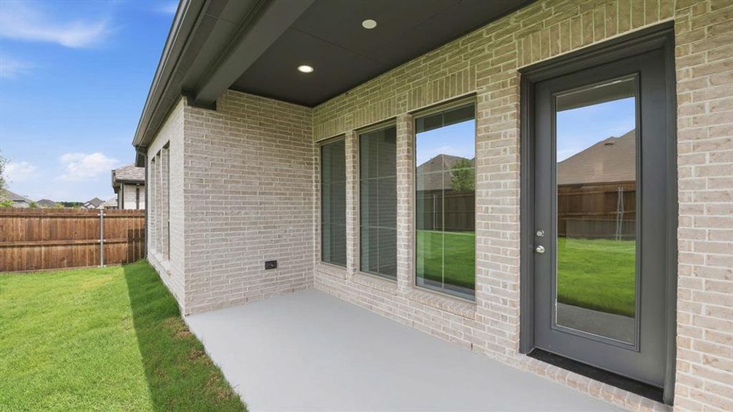 Exterior details and patio area of a home in Avondale, Fate (Image 2).