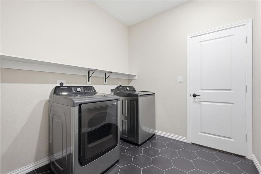 Close-up of interior finishes inside a home in , Dallas (Image 14).