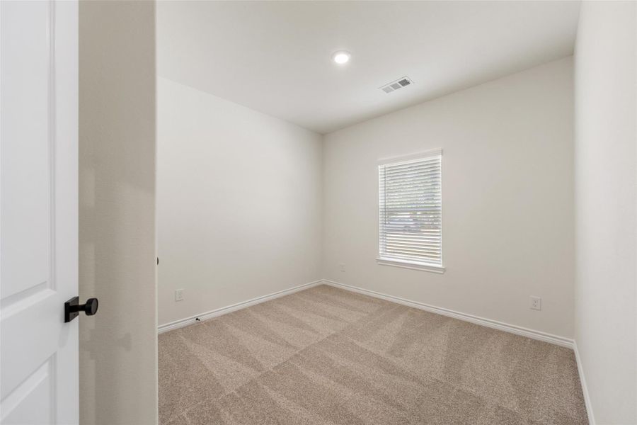 Spacious, unfurnished interior of a new home in , Willis (Image 17).