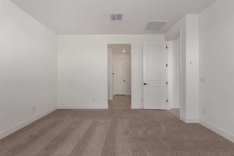 Spacious, unfurnished interior of a new home in Teravalis, Buckeye (Image 10).